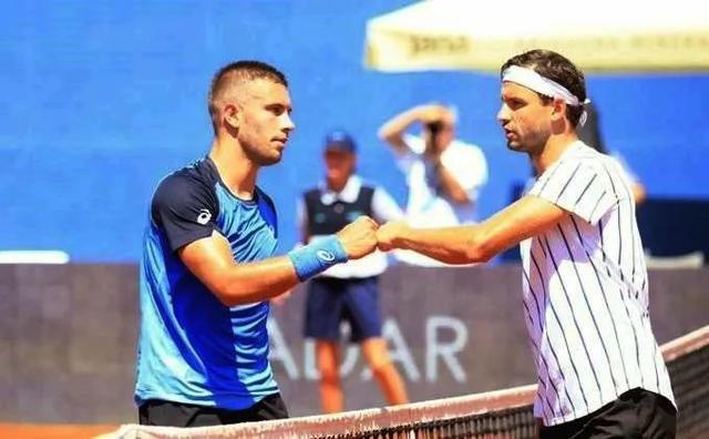 由于德弗雷 由于德弗雷