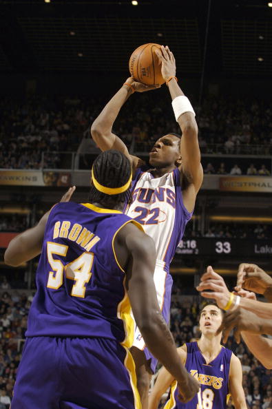 人士议论纷 人士议论纷